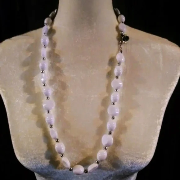NEW. Classy Beautiful Bright White 100% Lucite Bead Necklace Matching Bracelet - Picture 1 of 7